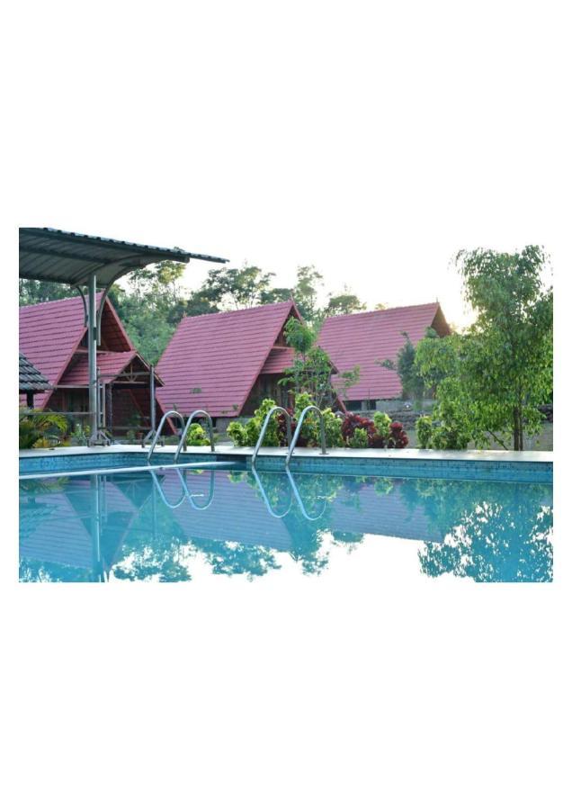 Hotel The Horse & Chariot Madikeri Exterior foto