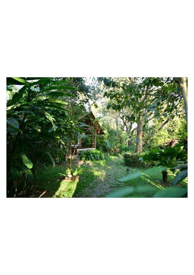 Hotel The Horse & Chariot Madikeri Exterior foto