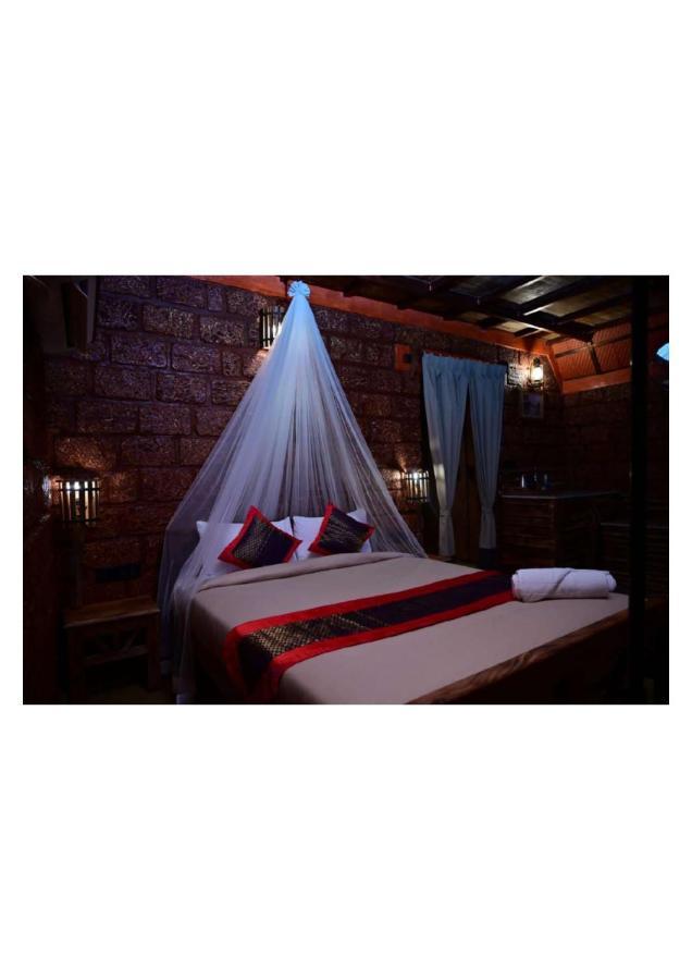 Hotel The Horse & Chariot Madikeri Exterior foto