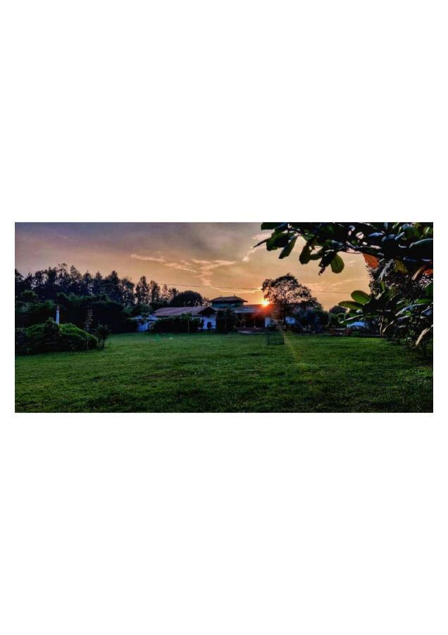 Hotel The Horse & Chariot Madikeri Exterior foto